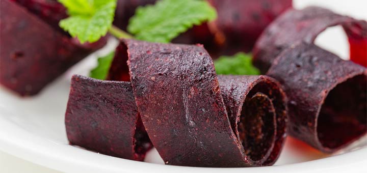 3-Ingredient Raspberry Roll-Ups Are Perfect For Snacking