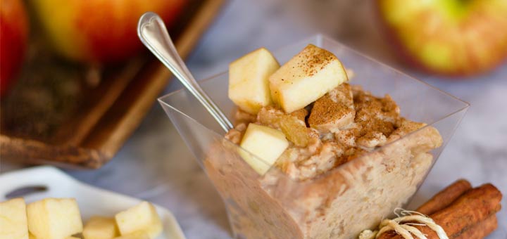 Raw Apple Pie “Porridge” Is Perfect For Breakfast