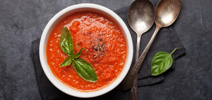 Spicy Raw Tomato And Red Pepper Soup