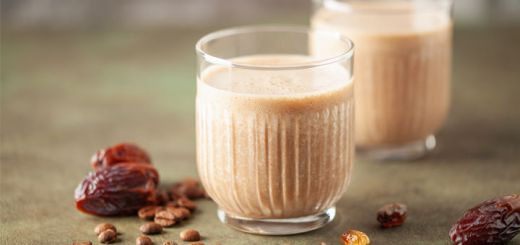 banana-date-smoothie