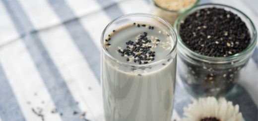 black-sesame-seed-almond-milk