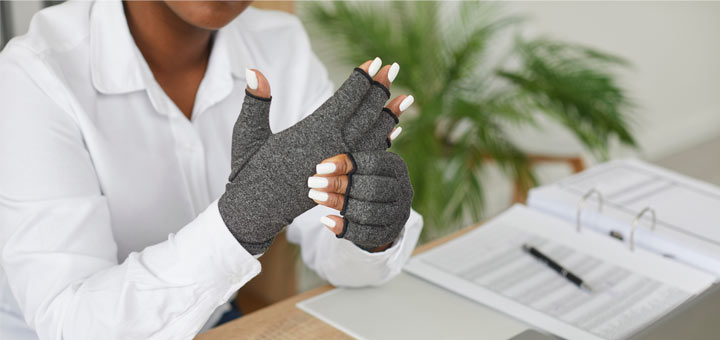 These Hacks May Help Rheumatoid Arthritis Hand Pain