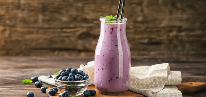 Blueberry Flaxseed Cacao Smoothie